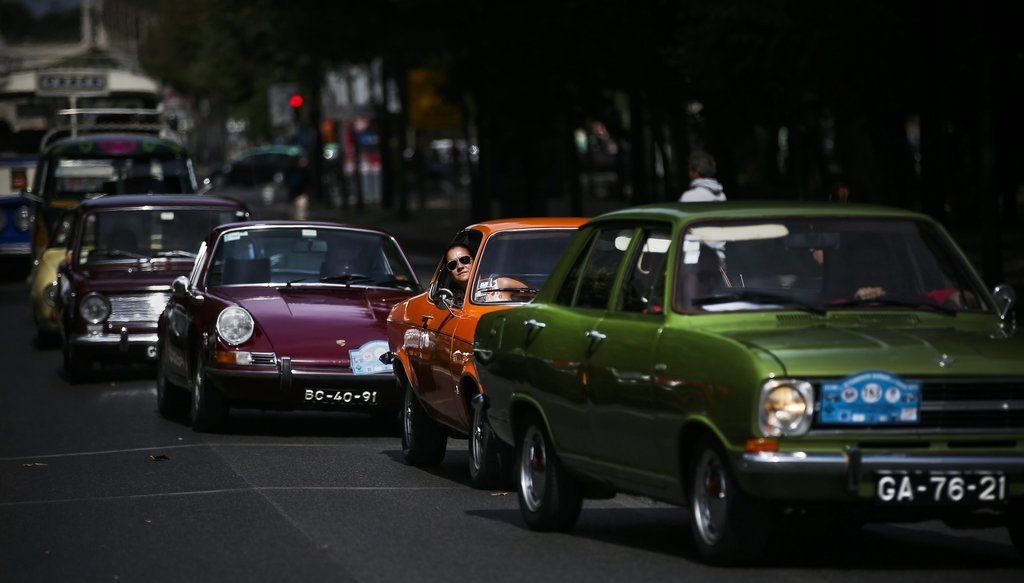 ‘클래식카 트렌드’는 옛 디자인을 유지하면서 부품 등 속살을 바꾸는 행위 또는 이를 수집·거래하는 문화를 포함한다. /연합뉴스
