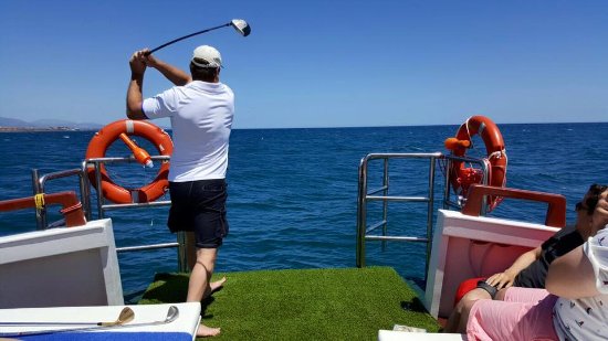 실제로 보트 위에서 플레이하는 외국인들 /트리패드비저유케이닷컴