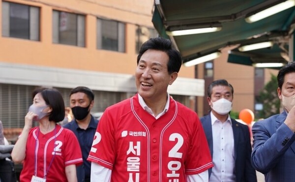 오세훈 국민의힘 서울시장 후보가 동대문구에서 유세 중이다. /오세훈 캠프