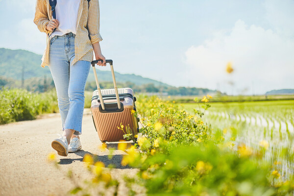 요즈음 시골로 향하는 도시 사람들이 확실히 늘었다. 관광지가 아닌 농어촌 말이다. 마을과 농가로 사람들이 몰린다. /게티이미지뱅크