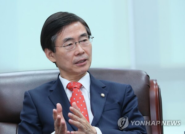 조경태 의원이 2021년 6월 서울 여의도 국회 의원회관 사무실에서 연합뉴스와 인터뷰하고 있다. /연합뉴스