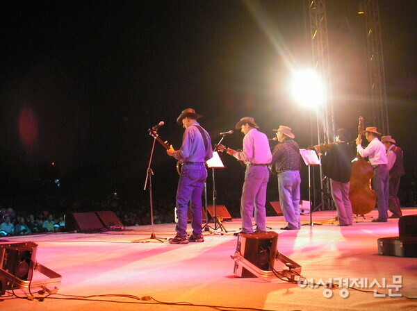 시민의날 행사 공연 /백만기