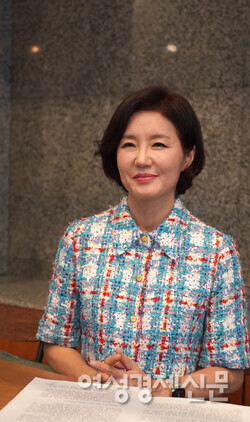 김연주 전 국민의힘 상근부대변인이 4일 여성경제신문과 인터뷰하고 있다. /장세곤 기자