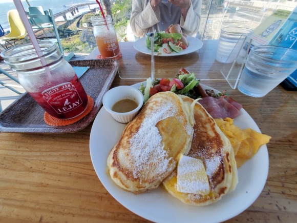 아 카페에 가면 한 번은 먹어보라는 핫케이크다. 꽤 볼륨이 있었지만 부담없이 먹을 수 있었다. /사진=양은심