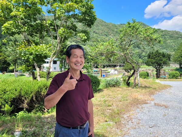 송어 양식을 위해 귀농한 동생 함영식 대표 /사진=김성주