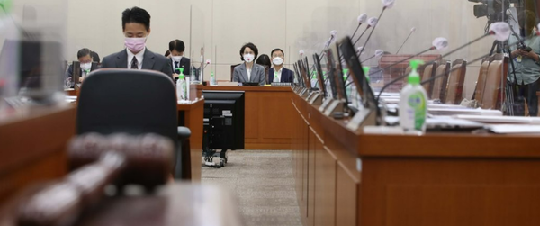 지난해 10월 8일 서울 여의도 국회에서 열린 보건복지위원회의 식품의약품안전처 등에 대한 국정감사. /연합뉴스