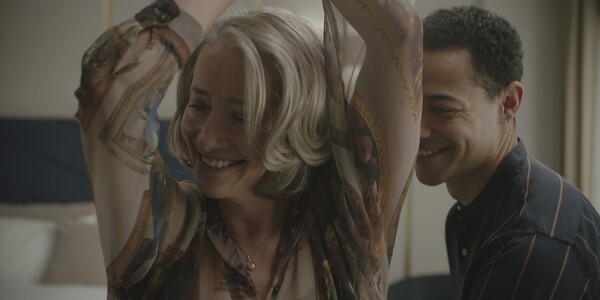 자신과의 교감에서 나오는 미소는 그 어느 것보다 아름답다. /(주)퍼스트런