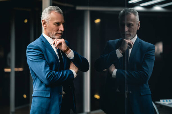 시야 밖에서 리더인 자신의 모습을 봐 줄 수 있는 사람, 나의 리더십을 성찰할 수 있도록 거울이 되어 주는 사람, 외로운 리더의 여정에 파트너링을 해줄 수 있는 사람이 필요하다. /Pixabay