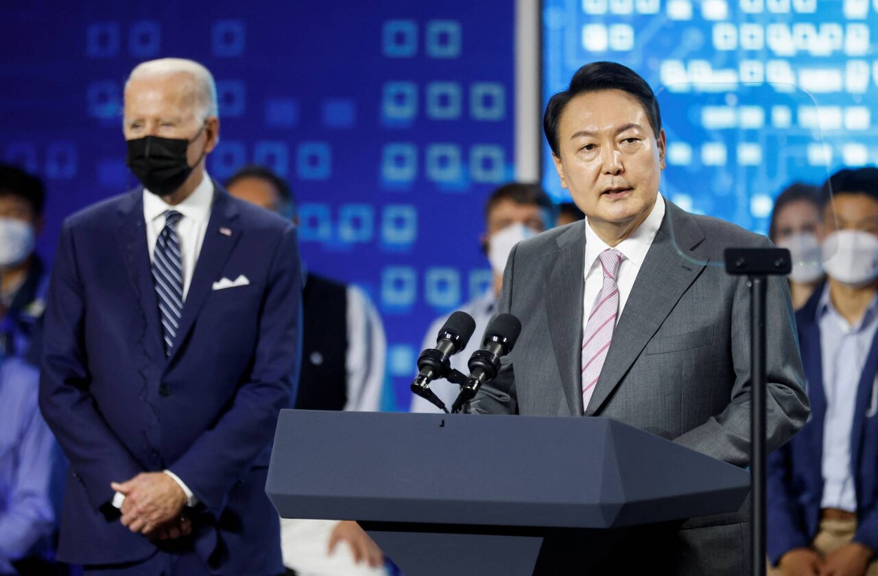 윤석열 대통령이 뉴욕에서 열리는 유엔총회에서 바이든 대통령과 정상회담을 가질 예정인 가운데 환율 의제에 대한 관심이 높아지고 있다. 사진은 지난 5월 바이든 대통령 방한 시 정상회담 모습. /대통령실