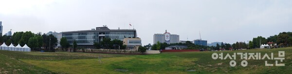 대통령실 이전 예산 비용을 두고 논란이 일고 있다. 가운데 건물이 대통령실 /여성경제신문 DB