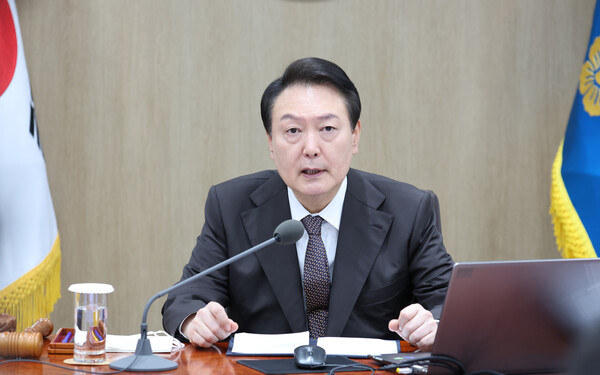 윤석열 대통령이 11일 오전 서울 용산 대통령실 청사에서 열린 국무회의에서 발언하고 있다. /연합뉴스