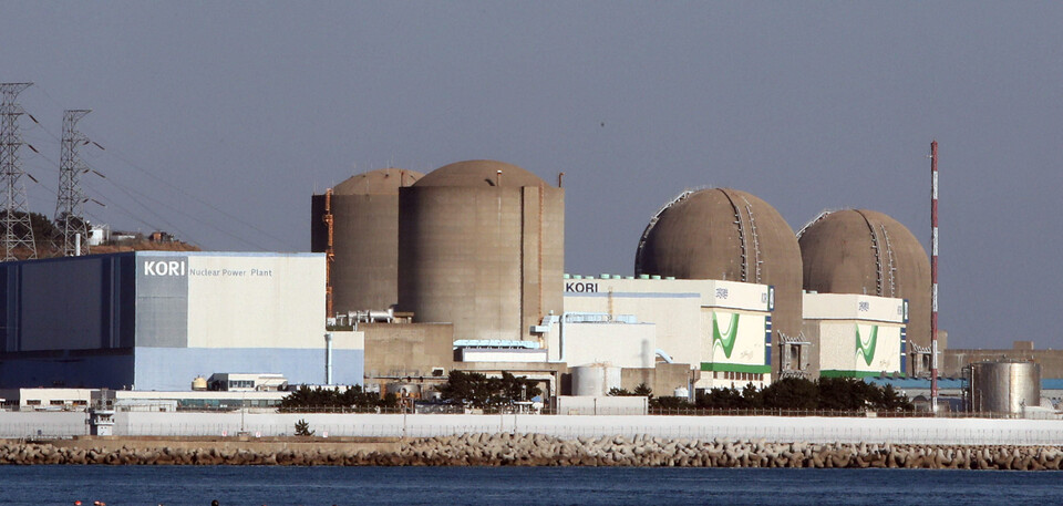 고리2호기 주변 거주민들은 보고서 자체를 인지하지 못하고 있다는 문제점도 드러났다. 심지어 원전이 있는 부산 기장군민들도 알지 못했다. 사진은 고리원전 1~4호기 모습. /연합뉴스