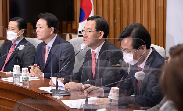 국민의힘 주호영 원내대표가 21일 오전 국회에서 열린 국정감사대책회의에서 발언하고 있다. /국회사진기자단=연합뉴스