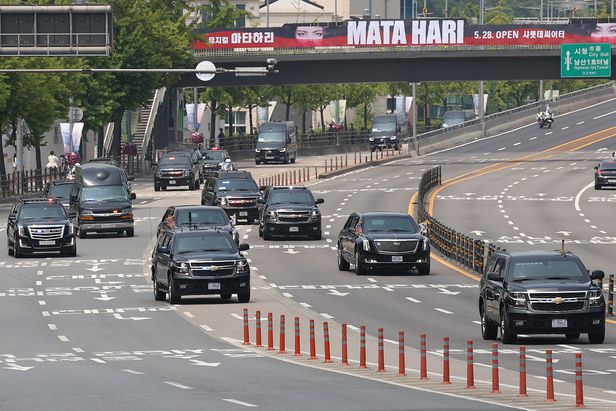 지난 5월 21일 조 바이든 미국 대통령이 탑승한 차량 행렬이 서울 용산구 한남대로를 지나 국립서울현충원으로 향하고 있다. /연합뉴스
