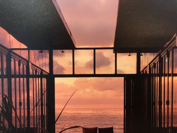 석양처럼 나보다 가난하고 아름다운 영혼을 가진 사람들을 만나 교류하며 내 허기진 실존의 배를 채워 나간다면 얼마나 행복할까요? /사진=최익준