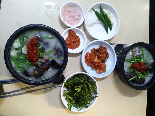 남편은 장날이면 어르신들과 소주 한 병에 장터국밥 한 그릇 먹는 걸 최고로 좋아했다. /사진=송미옥