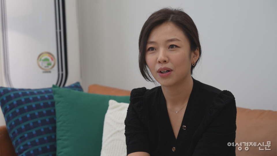  박정은 통역사는 주로 법정, 기업, 정부 기관의 러시아어 통역을 맡고 있다. /이민경 기자