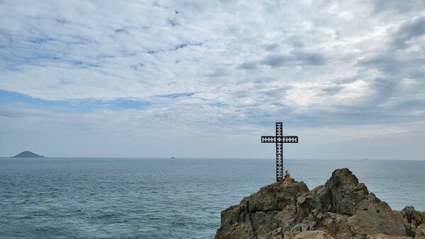 추자도의 천주교가 성지 눈물의 십자가 사진=최익준