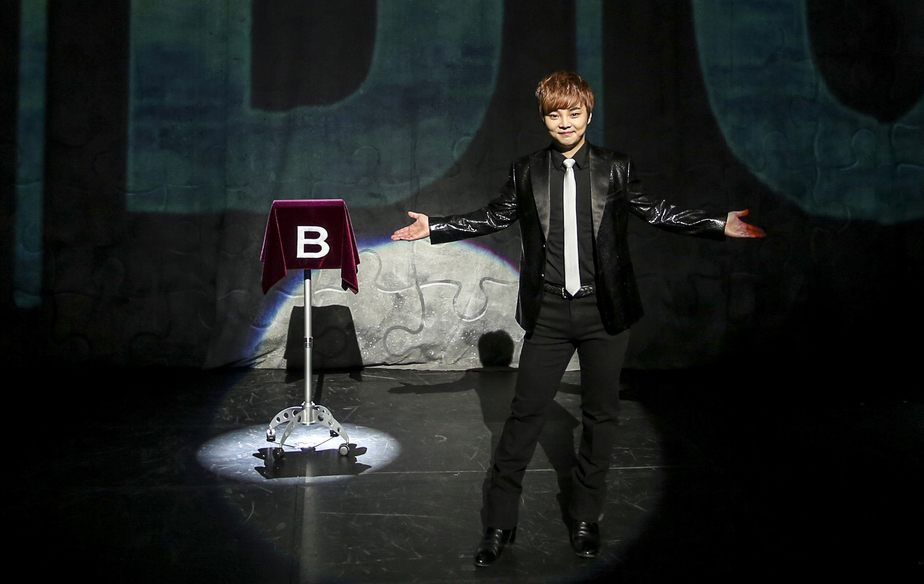 마술사 최현우는 대한민국에서 유명한 마술사다. 재주가 비상한 관상을 지녔다. /라온플레이