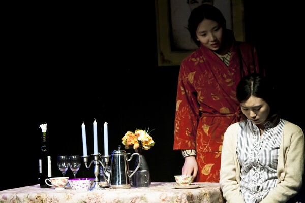 배역을 정하는 날, 나는 무대 위에서 낡을 대로 낡은 치마저고리를 입고 충청도 사투리를 거침없이 뱉어내는 나를 머릿속으로 상상했다. 그러나, 지도 선생님의 결정은 나의 바람과 달랐다. 사진은 해외 어느 극단의 무대로 이 글과 직접 관련은 없다. /픽사베이