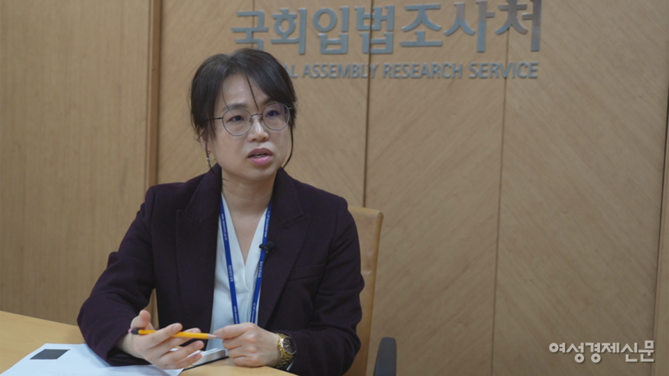 허민숙 씨는 스토킹 범죄의 피해자에 여성이 많은 까닭은 성별 권력관계 때문이라고 주장했다. 남녀가 평등하지 않은 사회이기 때문이라는 것이다. /이민경PD 