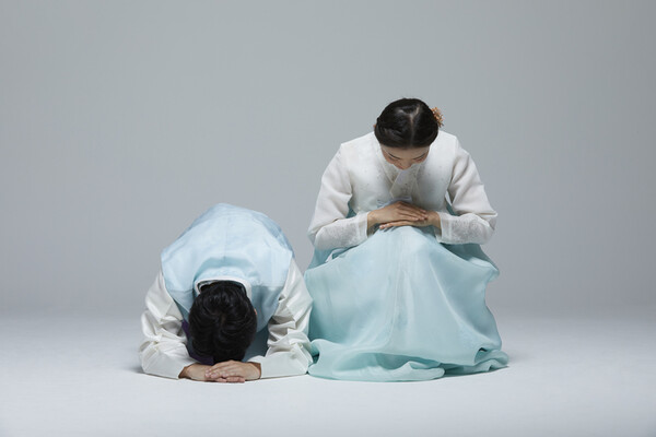 “새해 복 많이 받으세요.” 계묘년 시작이다. 먼저 인사를 올린다. 모두 행복한 설 명절이었으면 좋겠다. /게티이미지뱅크