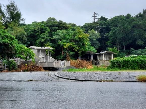 산책길에 본 미야코지마의 묘. 마치 작은 집 같다. /사진=양은심