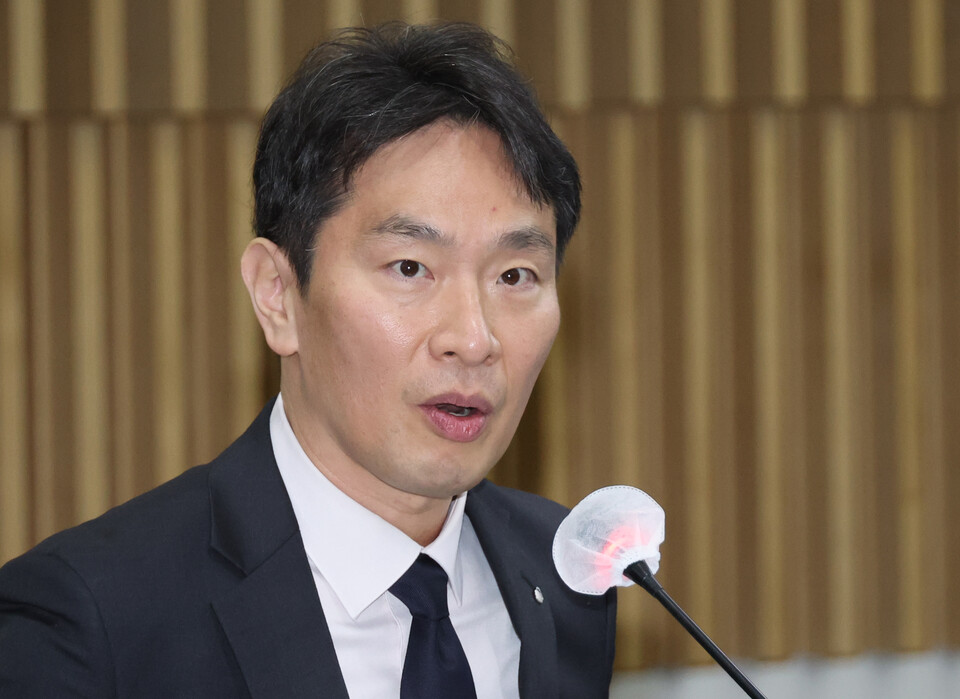  이복현 금감원장이 지난달 26일 종로구 생명보험교육문화센터에서 보험회사 대표들과 간담회를 진행했다./ 연합뉴스