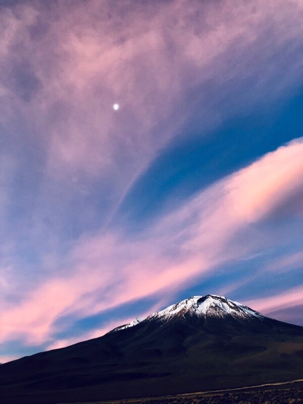 억겁의 블랙홀을 곁에 둔 우주에는 지구를 포함한 수천억 개의 은하계 별들이 살아 있다고 하지요. 각각의 은하에는 저마다 따로따로 1000억 개 내외의 별들이 있다고 합니다. /사진=최익준