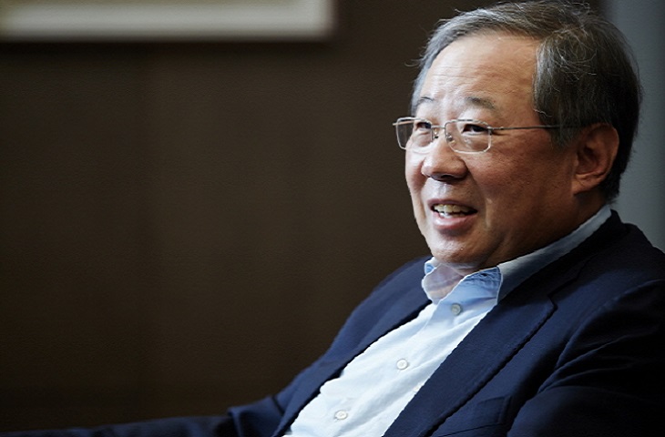 전국경제인연합회 차기 회장 선출이 2주 앞으로 다가오면서 하마평에 오른 류진 풍산그룹 회장에 대한 관심이 쏠리고 있다. /연합뉴스