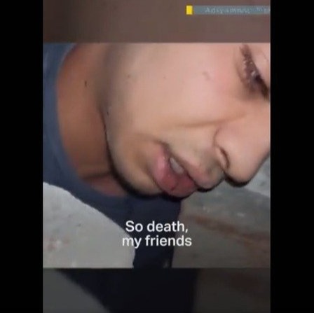 17세 고교생 타하 에르뎀이 지진 잔해 밑에서 영상 유언을 남기고 있는 장면. /TRT월드 화면 캡쳐