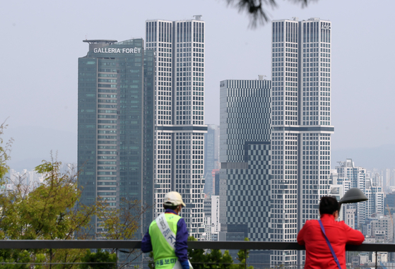 서울 성동구 응봉산에서 본 성수동 고급 아파트 전경 /연합뉴스
