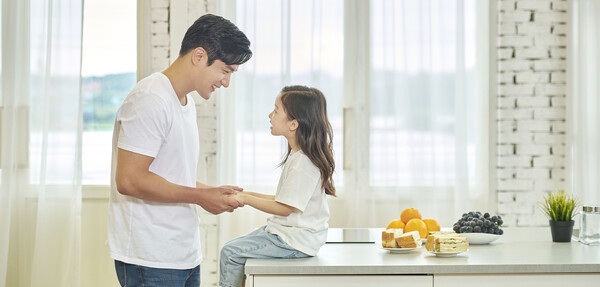 어떤 말을 들었을 때 상대의 느낌을 짐작해서 물어보는 것은 대화를 연결하는 중요한 단계이다. ’너의 느낌 질문‘이라고 한다. /게티이미지뱅크