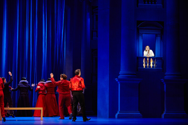   서로의 사랑을 확인하는 발코니 신 /국립오페라단 제공