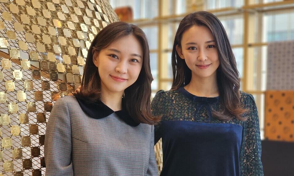 허정주(왼쪽)·허영주(오른쪽) 대표는 '듀자매'로 활동하고 있다. 2018년 틱톡에서 시작한 '듀자매'는 현재 전 세계 600만 구독자를 거느리고 있다. /김현우 기자