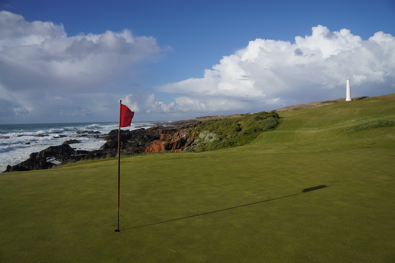 호주 태즈마니아주의 한 섬에 들어선 케이프 위컴 16번홀 그린 /오상준