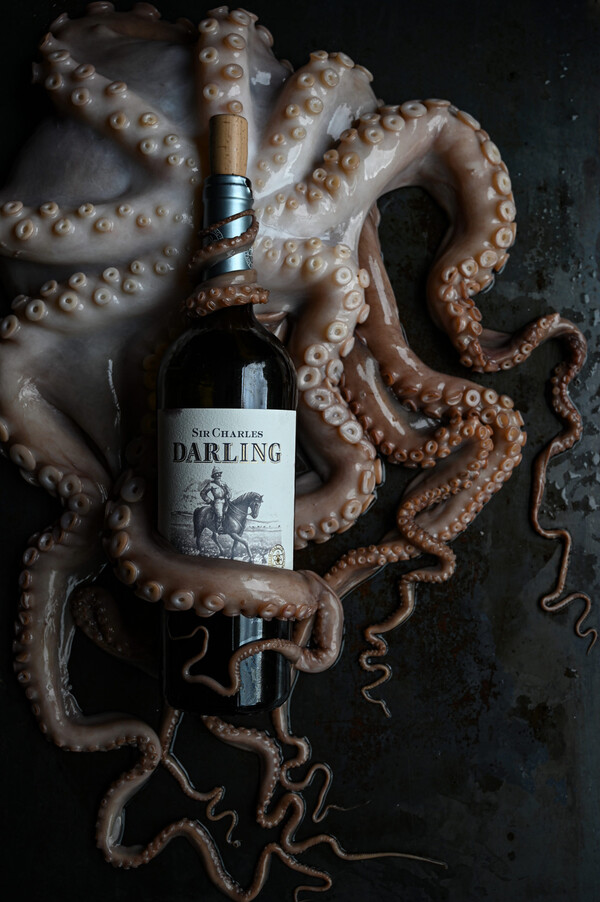 이탈리아에서는 문어를 연하게 하기 위해 와인 코르크를 함께 넣고 끓인다. /http://eastafternoon.com/2021/03/03/octopus-in-red-wine/