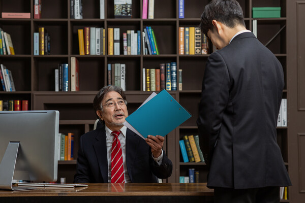 ‘블레임’하는 화법은 역효과를 초래한다. 조직 규모가 작을수록 리더십의 역량이 중요하다. /게티이미지뱅크