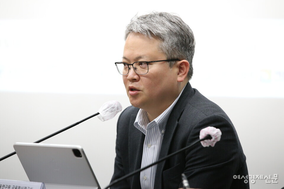 서병호 한국금융연구원 금융혁신연구실 실장이 제2세션 토론에서 발언하고 있다. /장세곤 기자