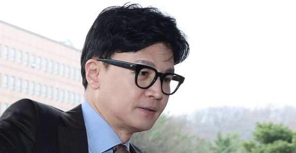 국회의 '검수완박'(검찰 수사권 완전 박탈) 입법이 정당했는지에 관한 헌법재판소의 최종 판단이 나오는 23일 오전 한동훈 법무부 장관이 정부과천청사 법무부로 출근하고 있다. /dusgkqsbtm