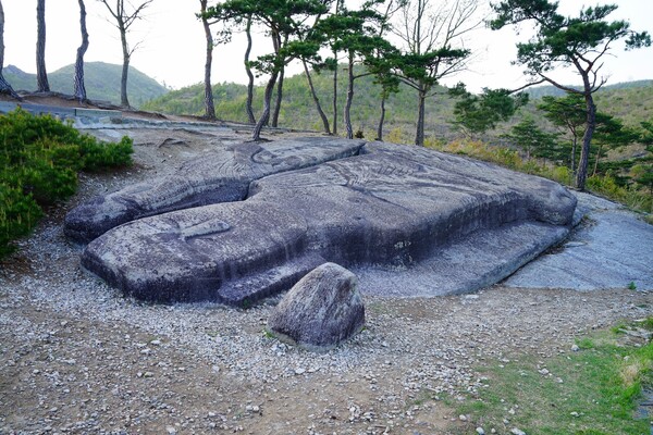 누워있는 부처가 일어나면 찾아올 새로운 세상, 퇴마록과 장길산의 모티브가 된 운주사의 와불 /게티이미지뱅크