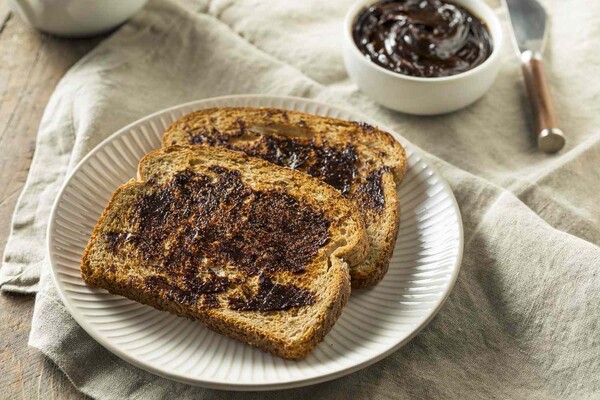 호주의 국민 건강식 베지마이트 / https://www.allrecipes.com/article/what-is-vegemite/