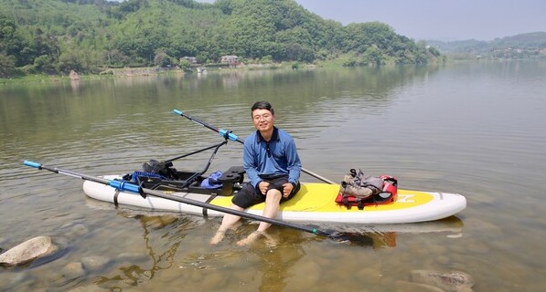 양평을 생태 도시로 만든 숨은 주역이 한 명 있다. 양평 갈산공원의 생태 가치를 발견하고 주민들과 환경 보호 운동을 펼치고 양평 관광에 IT를 접목하여 유명 관광지와 농촌 마을, 농장까지 모두 하나로 연결하고 양평의 생태관광 붐을 일으킨 신교진 PD이다. /사진=김성주