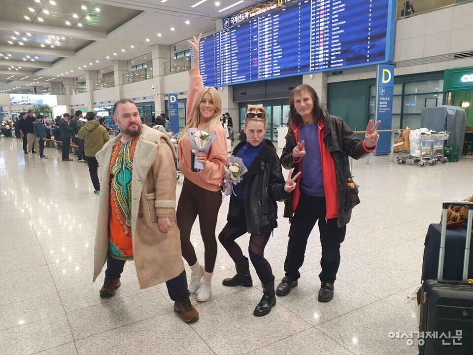 아바걸스가 15일부터 진행되는 공연을 위해 13일 11시께 한국을 방문했다. /샹그릴라 엔터테인먼트 제공