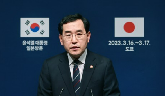 한-일 수출관리 정책 대화 논의 결과를 브리핑하는 이창양 산업통상자원부 장관. /연합뉴스