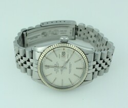 감정 결과, 1985~1986년경 제작된 것으로 보이는 롤렉스 제품이었다. /큐타임