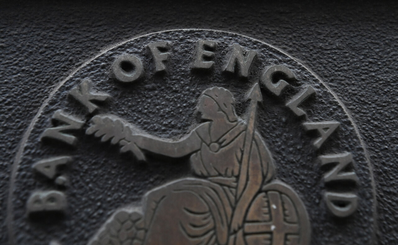 오락가락하는 경제 예측의 유일한 기능이 고대 점성술을 다시 존경하게 하는 데 있다는 비판이 최근 영국 경제 상황을 본보기로 나온다. 불확실한 시기 중앙은행이 신뢰를 지키기 위해서는 예측을 수정한 원인을 국민에게 충분히 설명해야 한다는 주장이 제기됐다. /EPA=연합뉴스