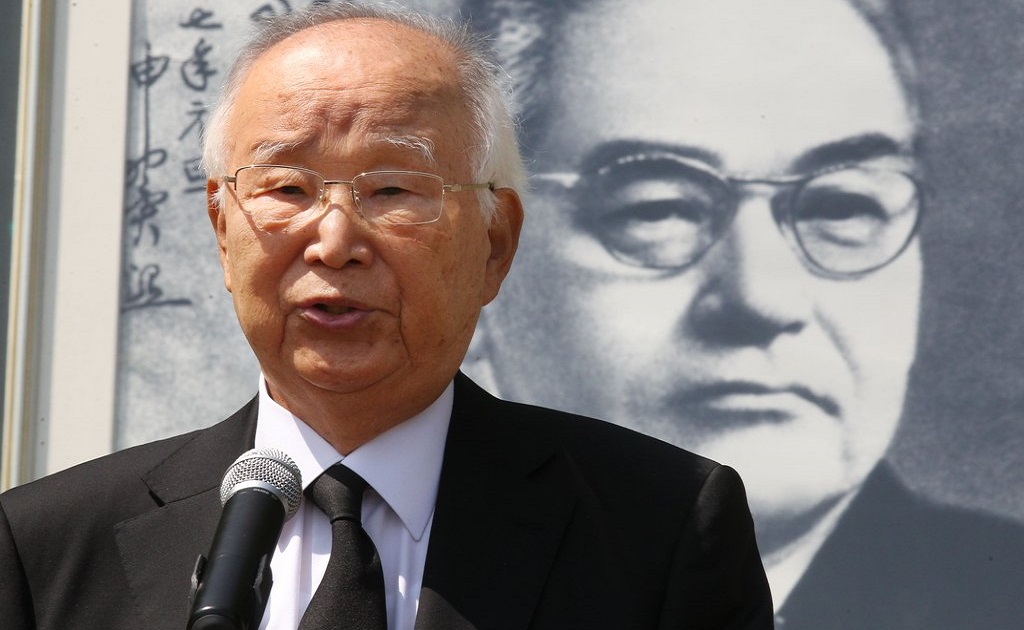 지암 남덕우 전 국무총리가 2013년 5월 해공 신익희 선생 56주기 추모식에서 추모사를 하고 있다. /연합뉴스