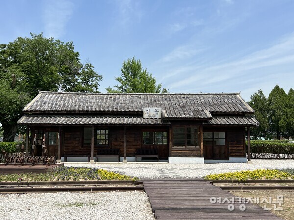 구서도역_우리나라에서 가장 오래된 목조건물 폐역_ 1934년 건립 / 사진 = 박재희