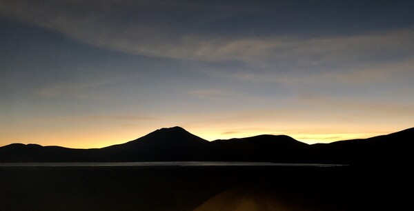 요동치는 심장을 달래며, 이 글을 읽는 당신과 내가 걸어갈 길을 전망해 봅니다. 한라산 가는 길은 건강한 우주의 북극성으로 가는 꿈의 정거장이기 때문입니다. 꿈을 포기하지 않고 살았으니 내려갈 수 없는 일이지요. /사진=최익준
